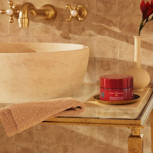 RITUALS The Ritual of Ayurveda Pink Salt Body Scrub