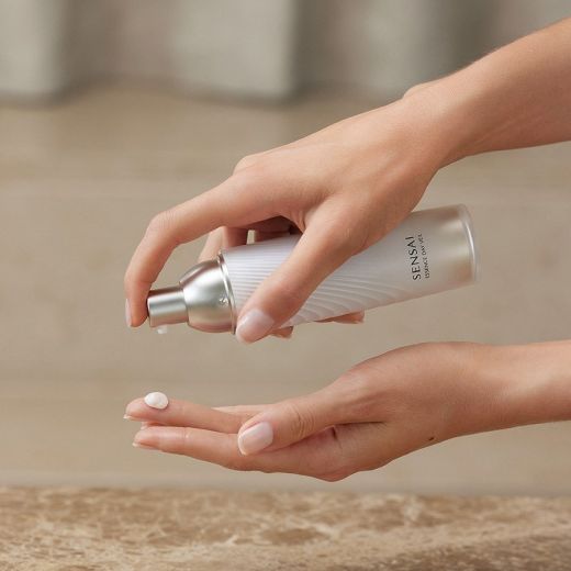 SENSAI Essence Day Veil