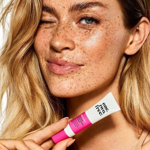 ONE.TWO.FREE! Moisture Boost Glossy Lip Balm 