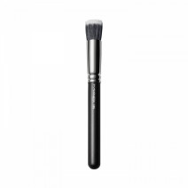MAC 130 Synthetic Short Duo Fibre Brush