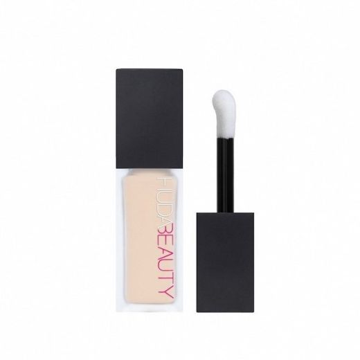 Huda Beauty FauxFilter Luminous Matte Concealer Royal Icing 1.1N