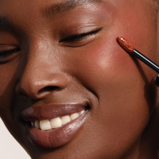 ARMANI BEAUTY Luminous Silk Cheek Tint Liquid Blush 