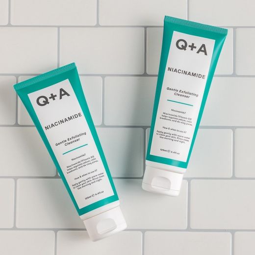 Q+A Niacinamide Gentle Exfoliating Cleanser