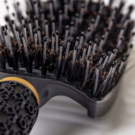 ONE:ZERO Detangling Hair Comb - Black