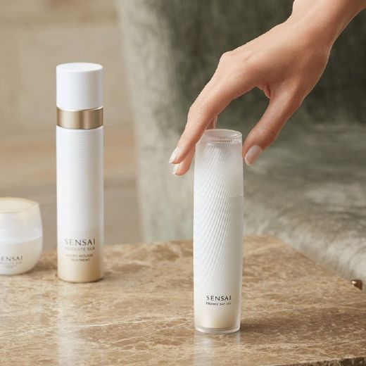SENSAI Essence Day Veil