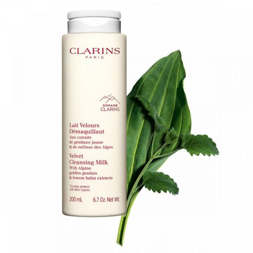 CLARINS Velvet Cleansing Milk Creamy Texture