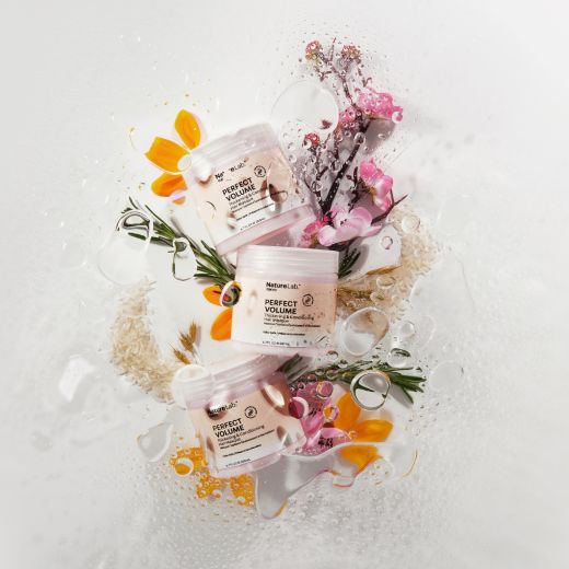 NATURELAB. TOKYO Perfect Volume Conditioning And Thickening Hair Masque