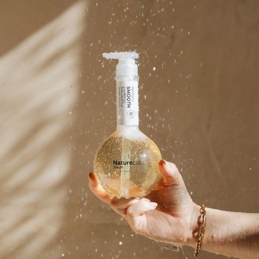 NATURELAB. TOKYO Perfect Smooth Shampoo