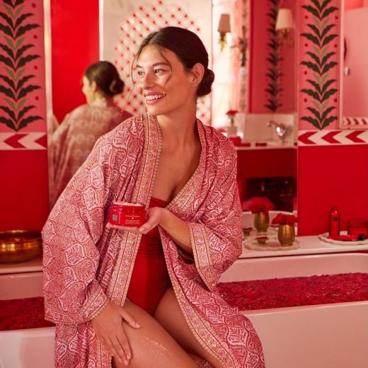 RITUALS The Ritual of Ayurveda Pink Salt Body Scrub