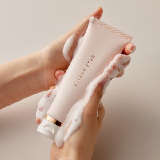 DEAR DAHLIA Heavenly Facial Cleanser
