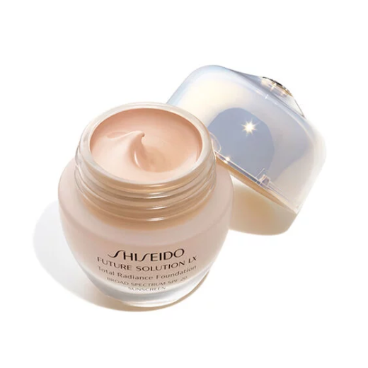 Shiseido Future Solution LX Total Radiance Foundation SPF 20  (Atjaunojošs tonālais krēms)