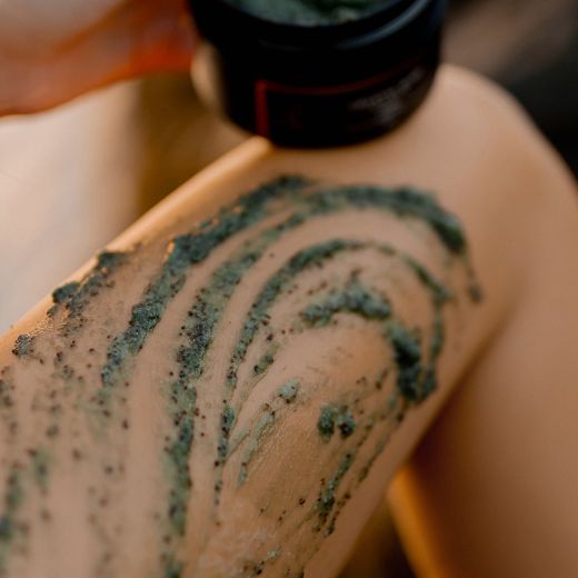 ONE:ZERO Crystal Rose Body Scrub 