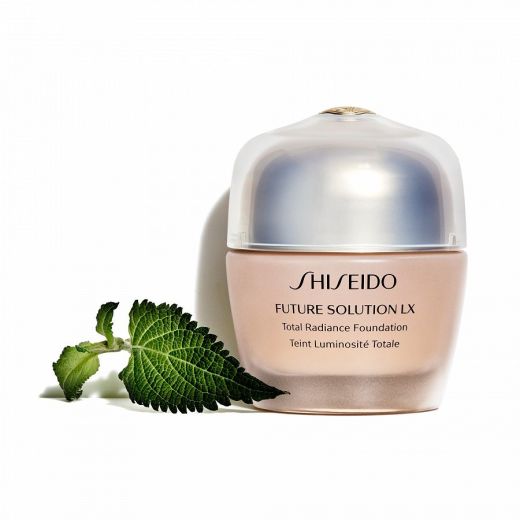 SHISEIDO Future Solution LX Total Radiance Foundation SPF 20