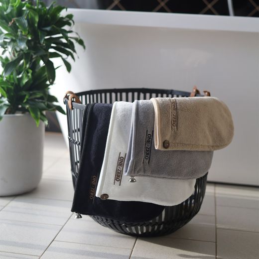 ONE:ZERO Hair Towel With Coconut Button 