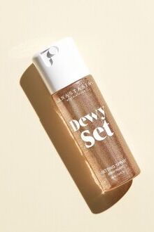 Dewy Setting Spray
