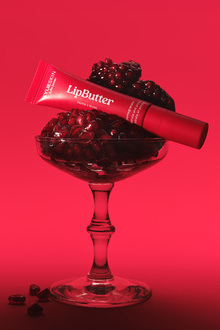 KYLIE Lip Butter pomegranate